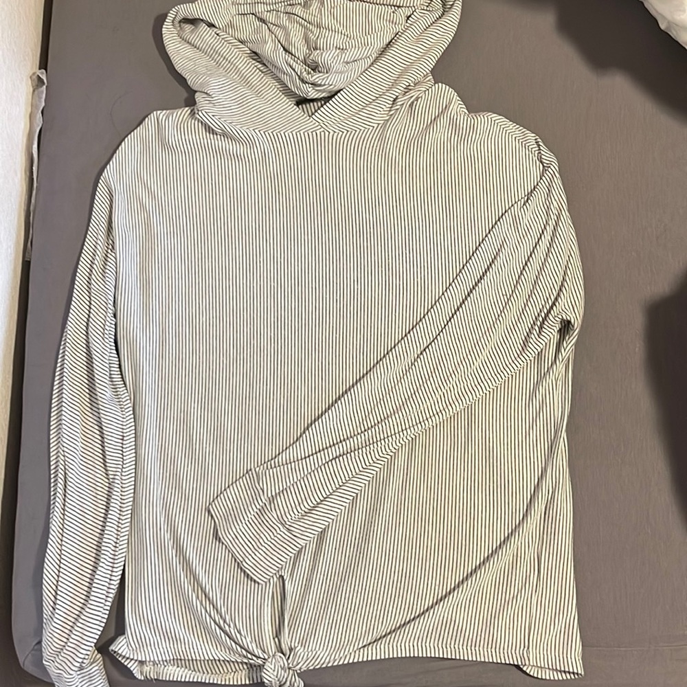 Hooded long sleeve shirt